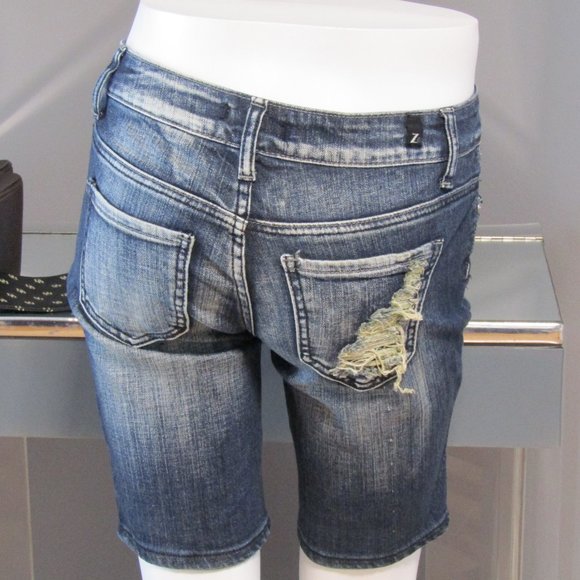 NWT Z2 Denim Jean Shorts Distressed Size 5 - Picture 3 of 5